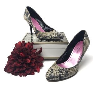 Isaac Mizrahi “Riley” Leather Snake Print Pump